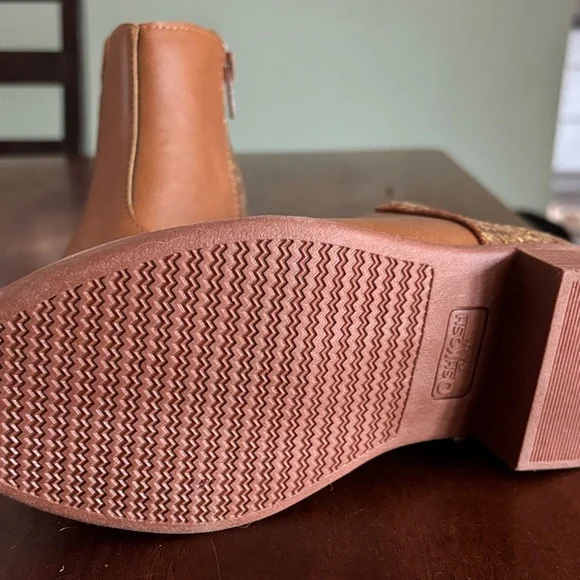 OshKosh B'gosh Brown and Gold Kids Dress Shoes - Picture 3 of 4